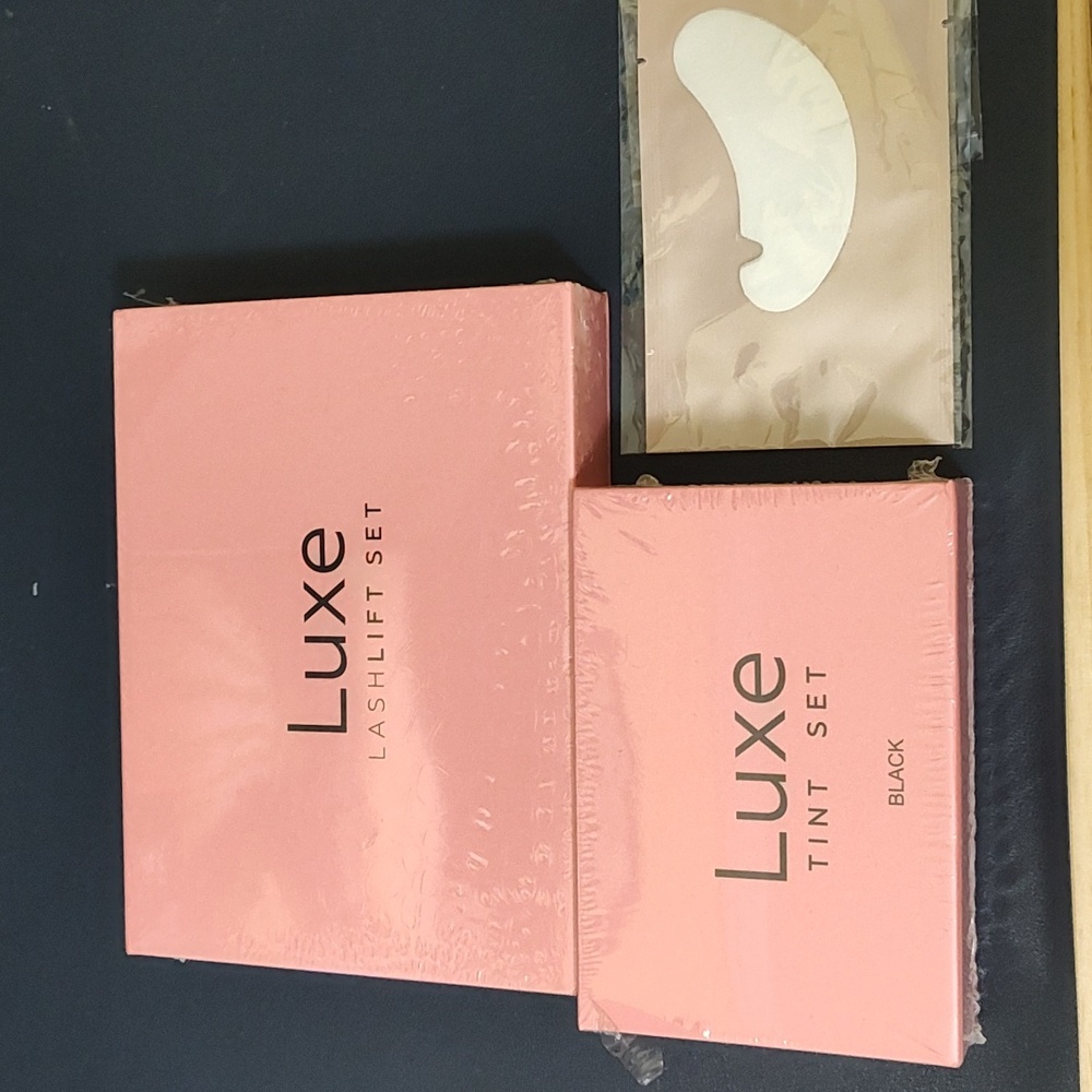 Luxe Black Tint Set and Lashlift set.